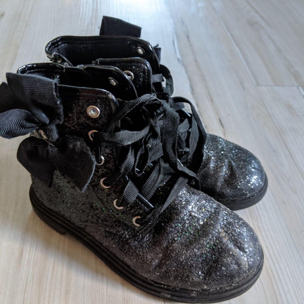 Jojo Girl’s Ribbon Sparkle Toddler High‎ Top Shoes